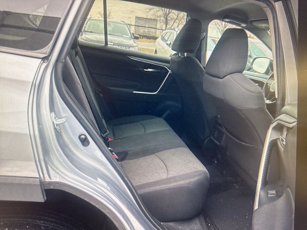 Thumbnail: 2020 Toyota RAV4 - 17