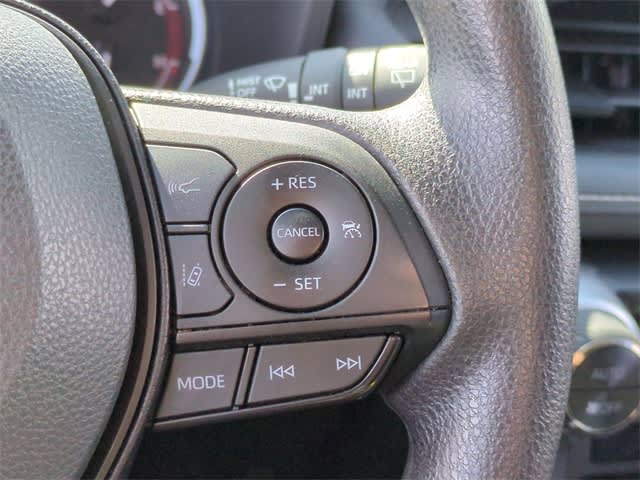2024 Toyota RAV4 XLE 31