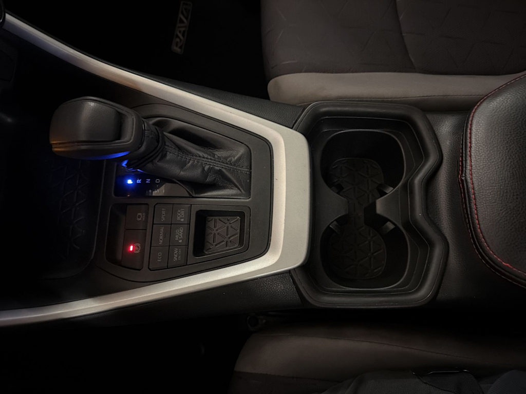Thumbnail: 2019 Toyota RAV4 - 32