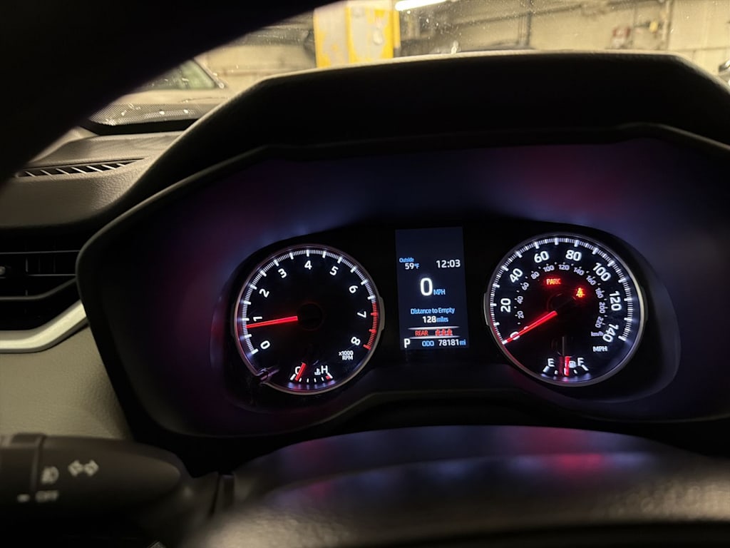 Thumbnail: 2019 Toyota RAV4 - 15