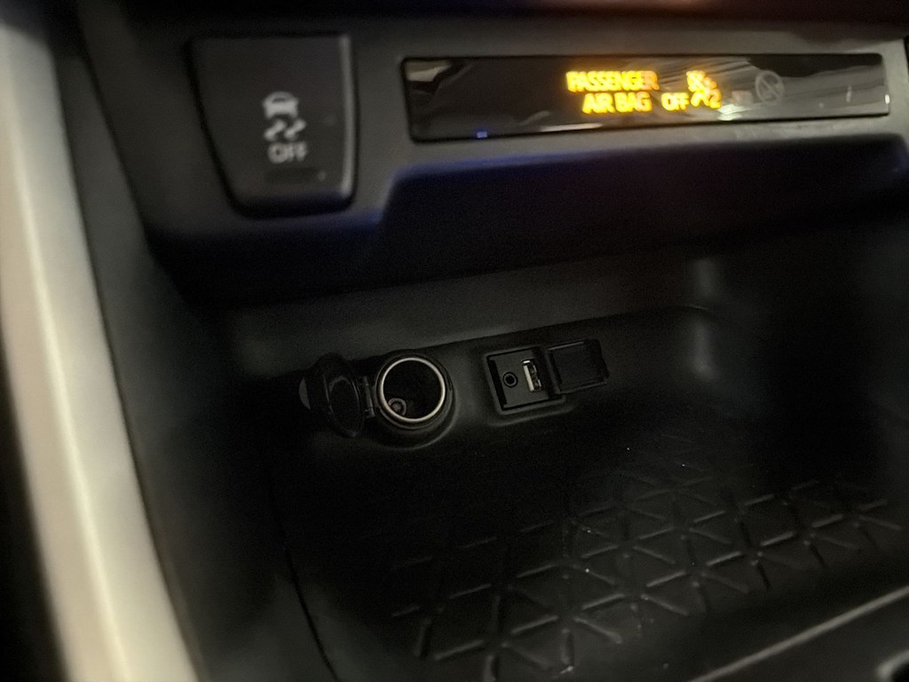 Thumbnail: 2019 Toyota RAV4 - 34