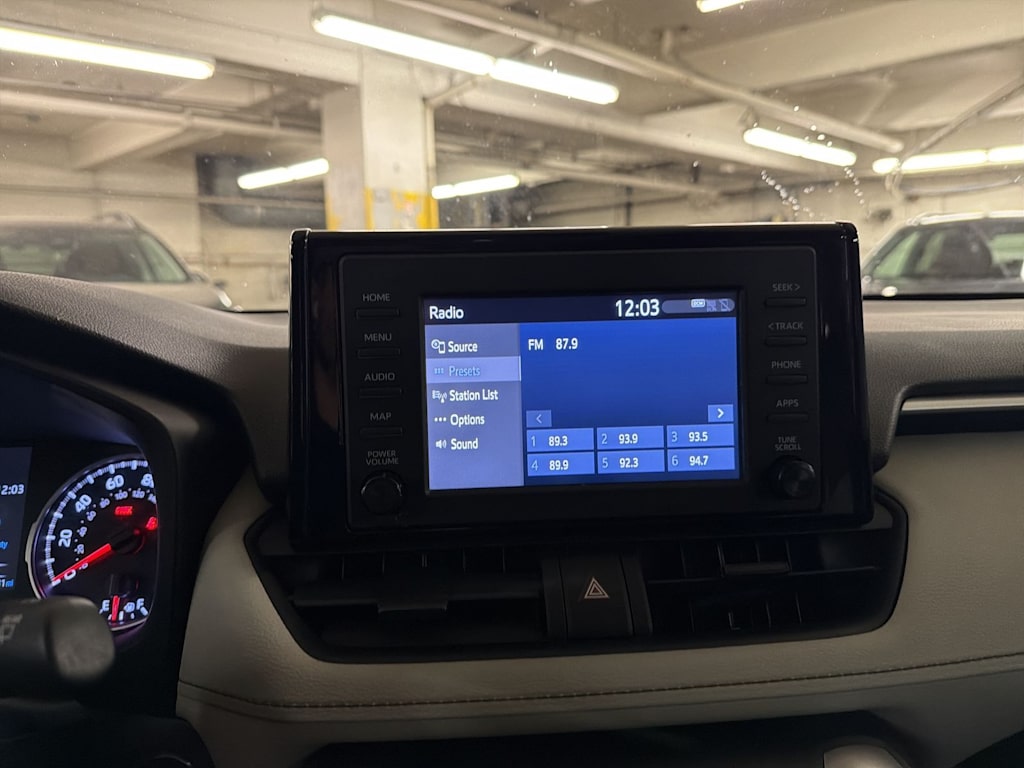 Thumbnail: 2019 Toyota RAV4 - 33