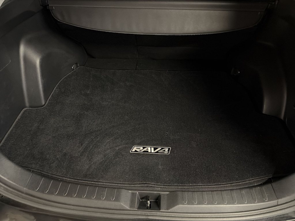 Thumbnail: 2019 Toyota RAV4 - 16