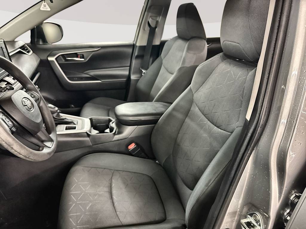 Thumbnail: 2021 Toyota RAV4 - 11