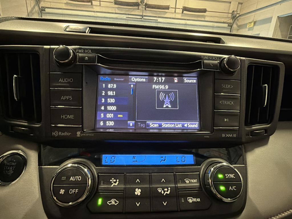 Thumbnail: 2018 Toyota RAV4 - 35
