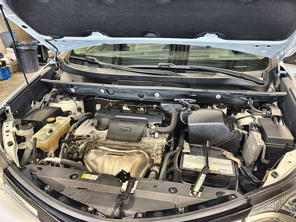 Thumbnail: 2018 Toyota RAV4 - 9
