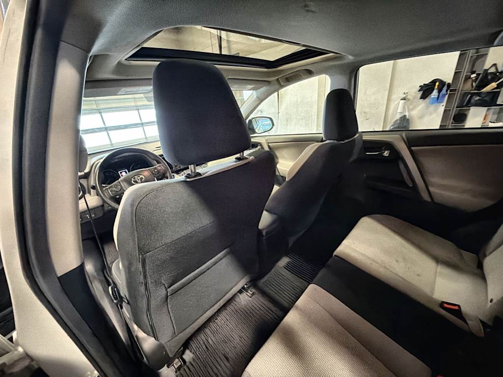 Thumbnail: 2018 Toyota RAV4 - 13