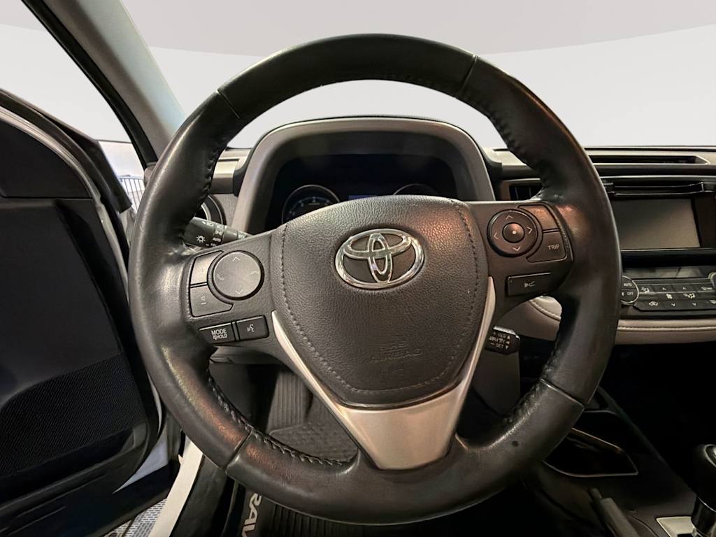 Thumbnail: 2018 Toyota RAV4 - 10