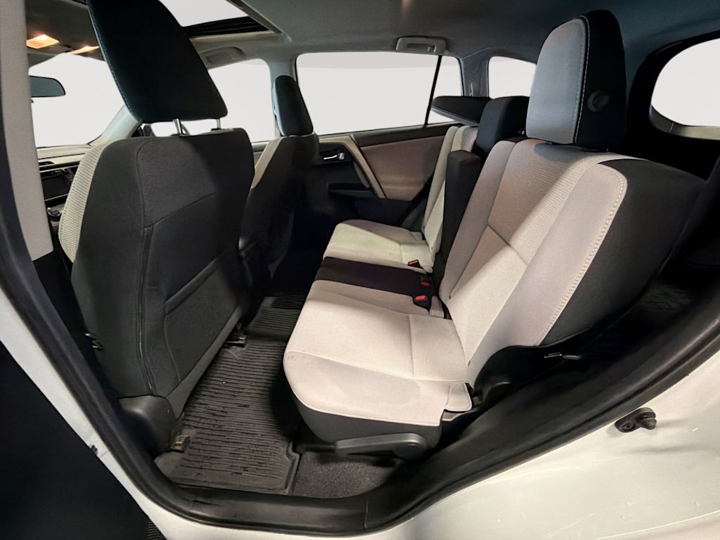 Thumbnail: 2018 Toyota RAV4 - 29