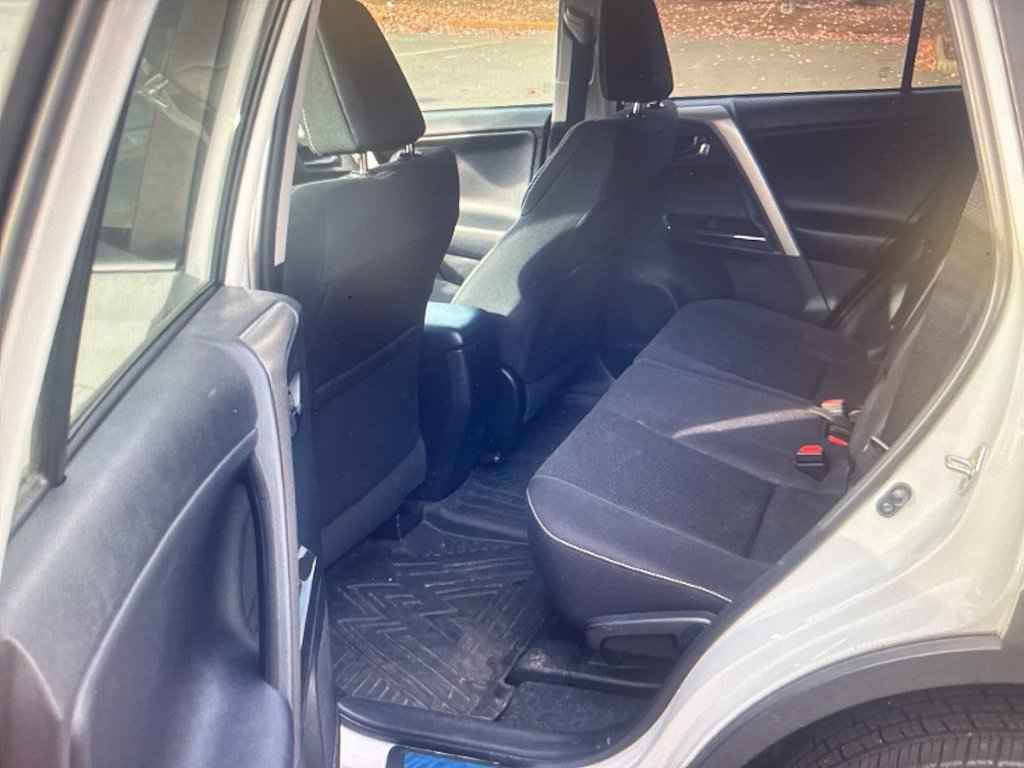 Thumbnail: 2018 Toyota RAV4 - 10