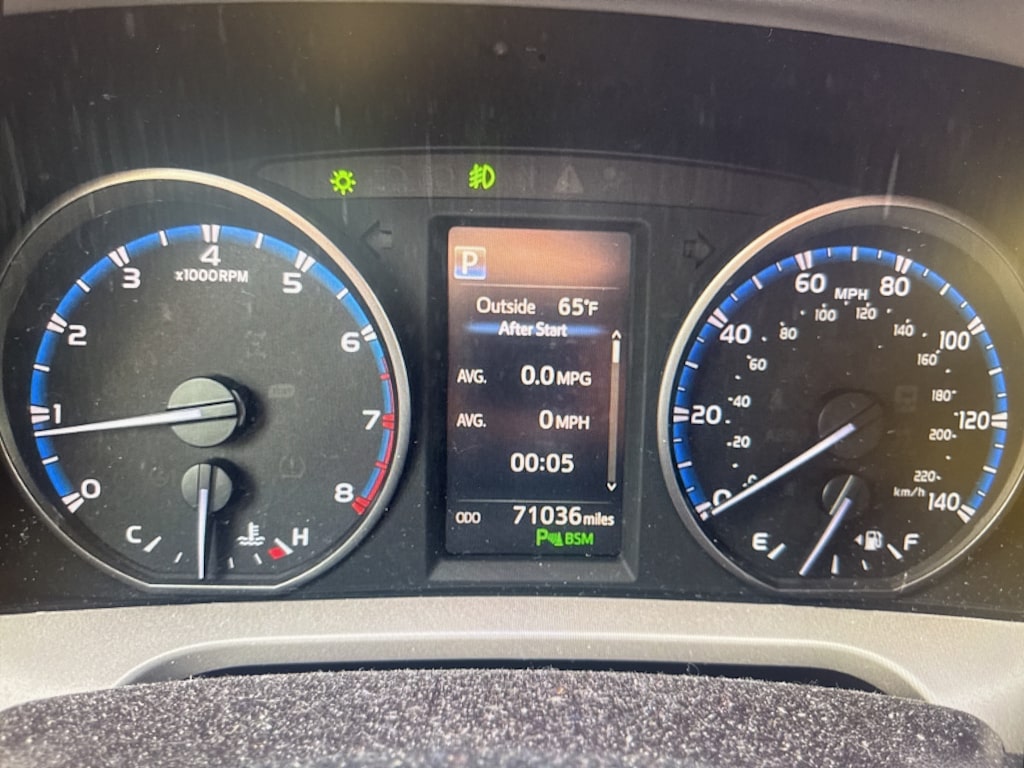 Thumbnail: 2018 Toyota RAV4 - 12