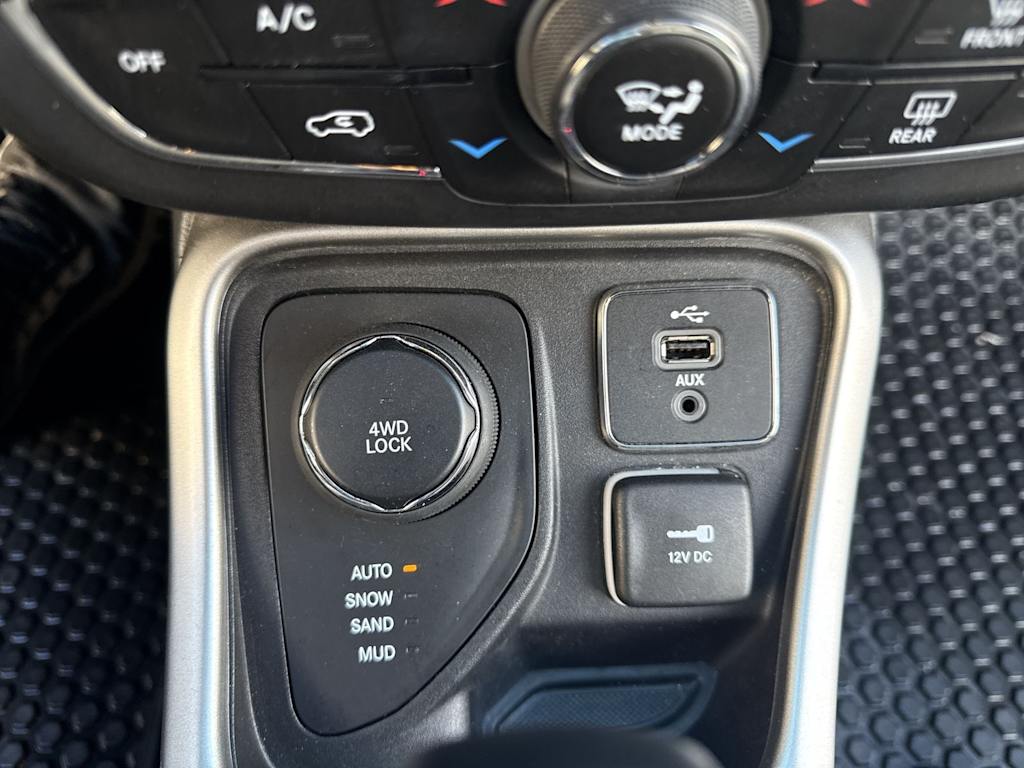 Thumbnail: 2018 Jeep Compass - 33