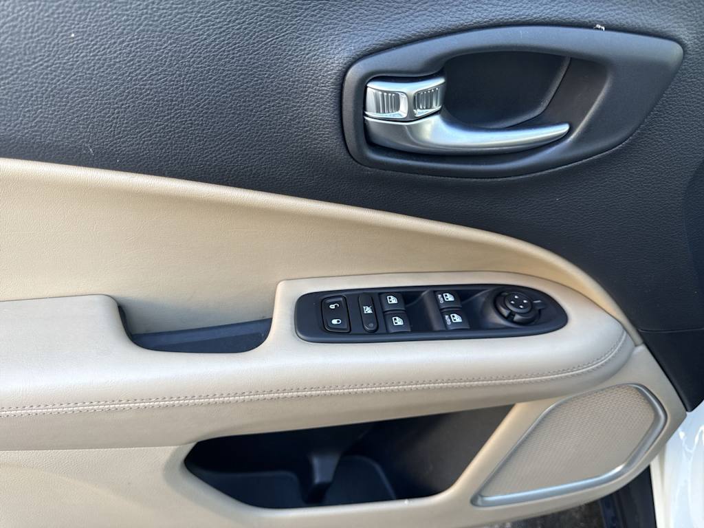 Thumbnail: 2018 Jeep Compass - 28