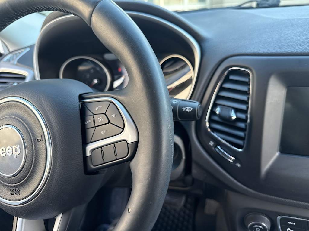 Thumbnail: 2018 Jeep Compass - 14