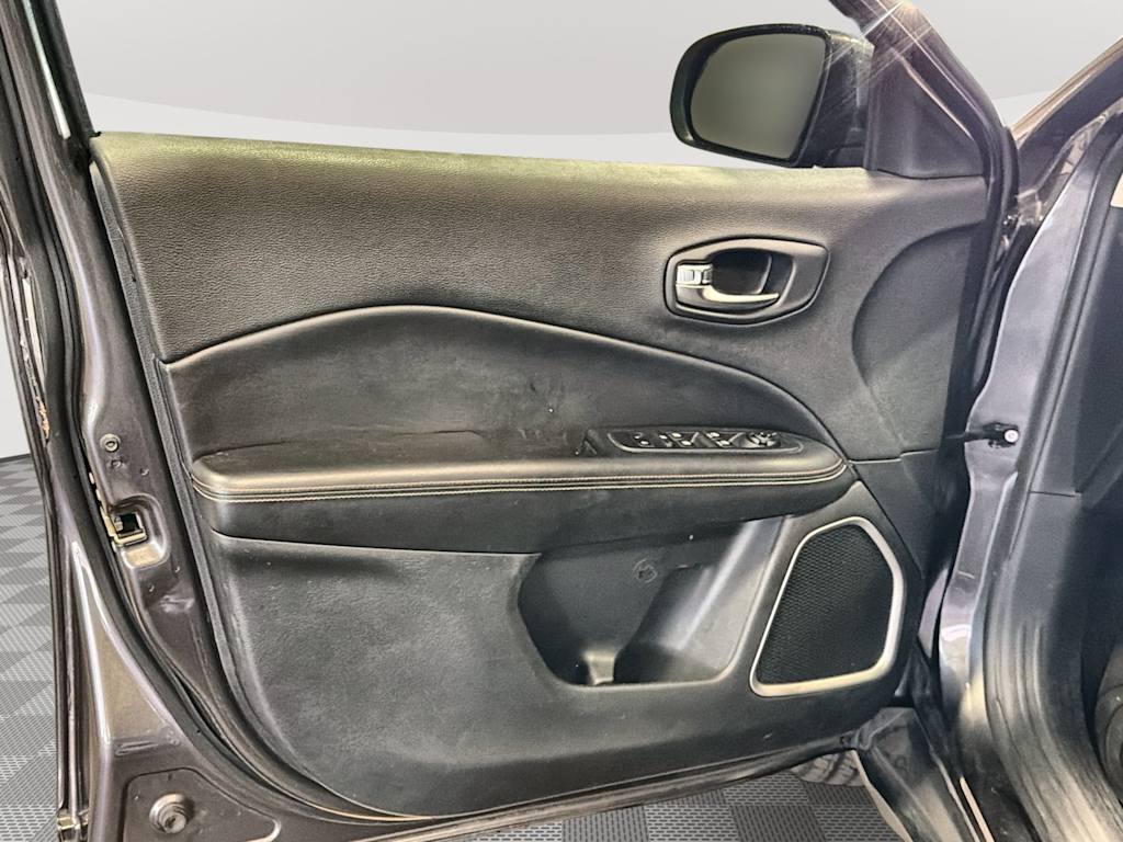 Thumbnail: 2018 Jeep Compass - 24