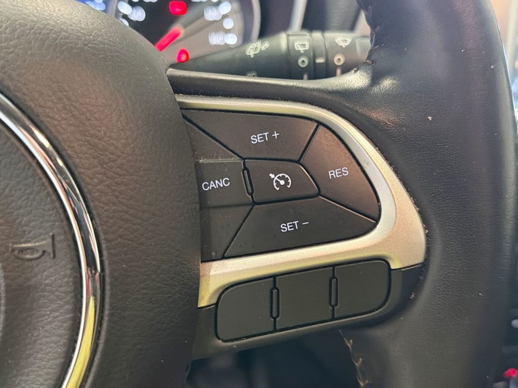 Thumbnail: 2018 Jeep Compass - 31