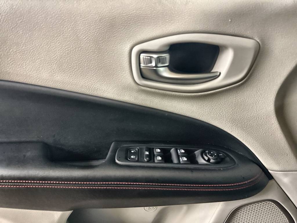 Thumbnail: 2018 Jeep Compass - 27