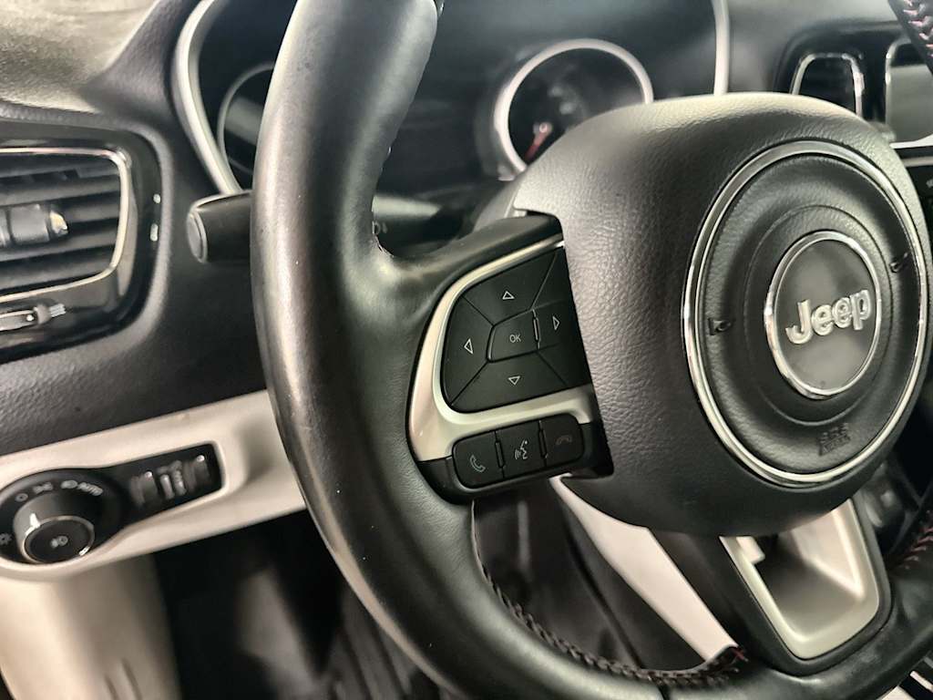 Thumbnail: 2018 Jeep Compass - 16