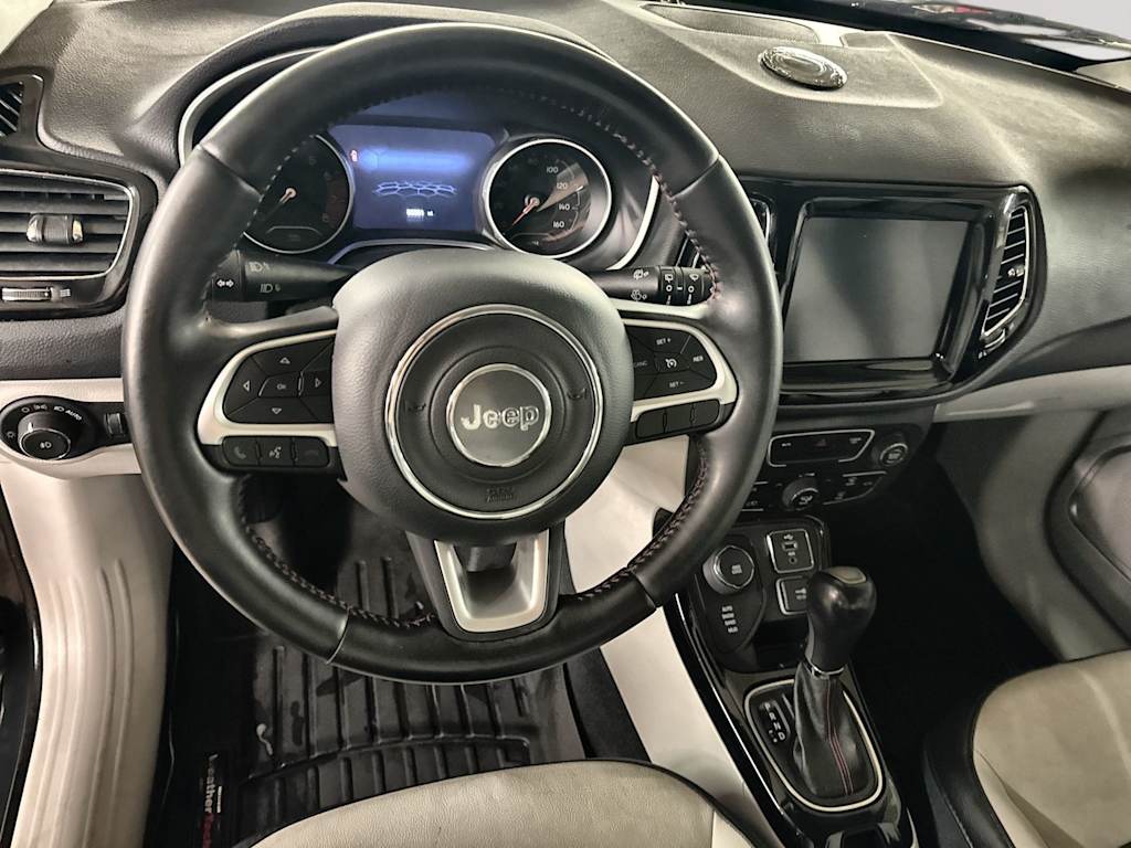 Thumbnail: 2018 Jeep Compass - 14