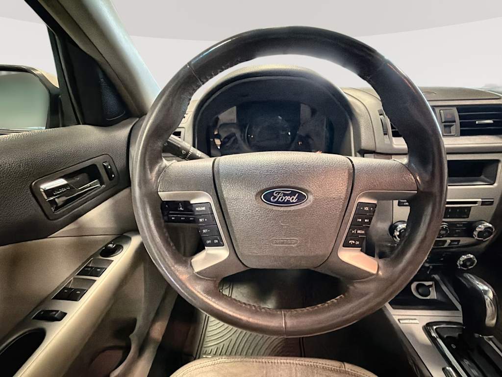 Thumbnail: 2010 Ford Fusion - 10