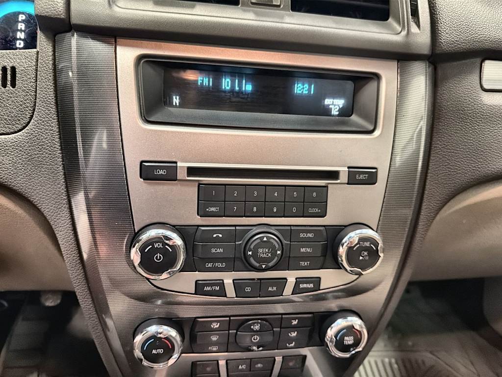 Thumbnail: 2010 Ford Fusion - 14
