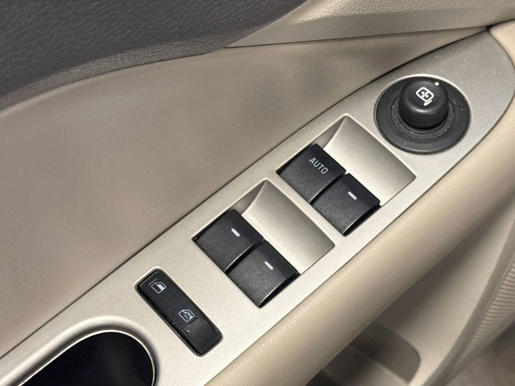 Thumbnail: 2010 Ford Fusion - 27