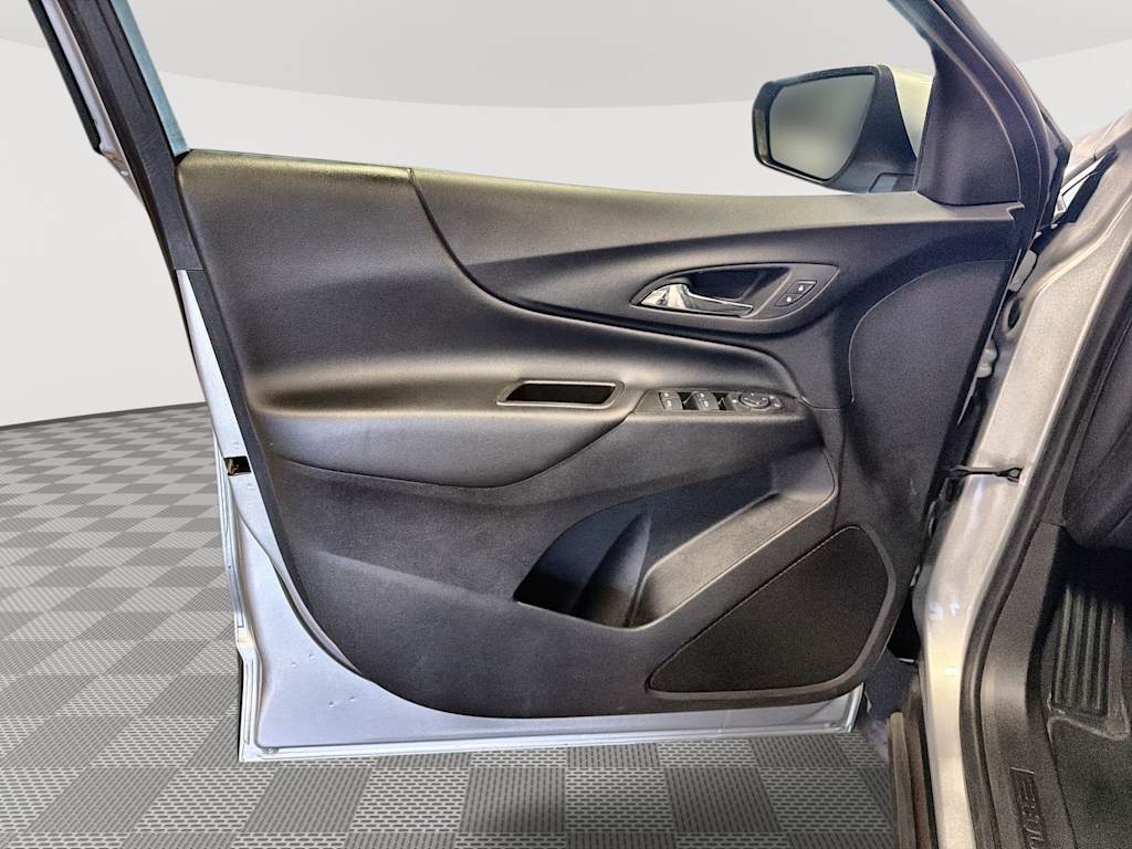 Thumbnail: 2022 Chevrolet Equinox - 25