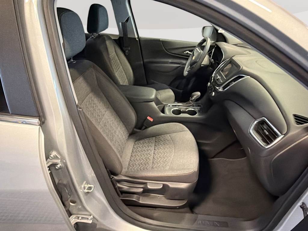 Thumbnail: 2022 Chevrolet Equinox - 12