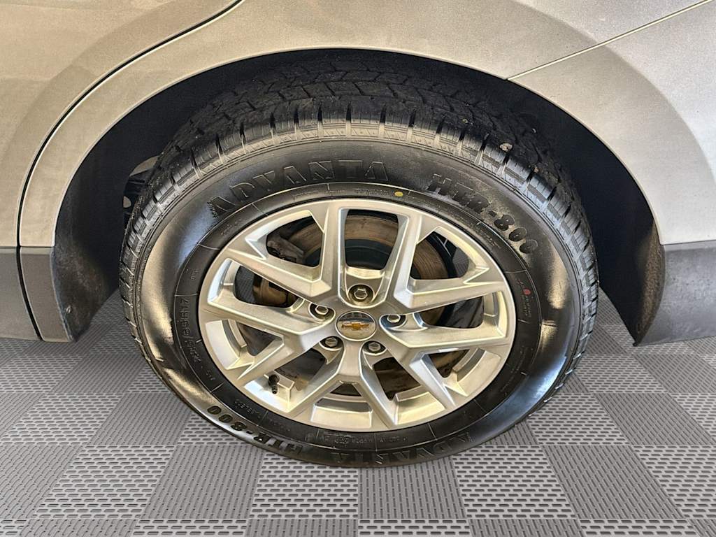 Thumbnail: 2022 Chevrolet Equinox - 8