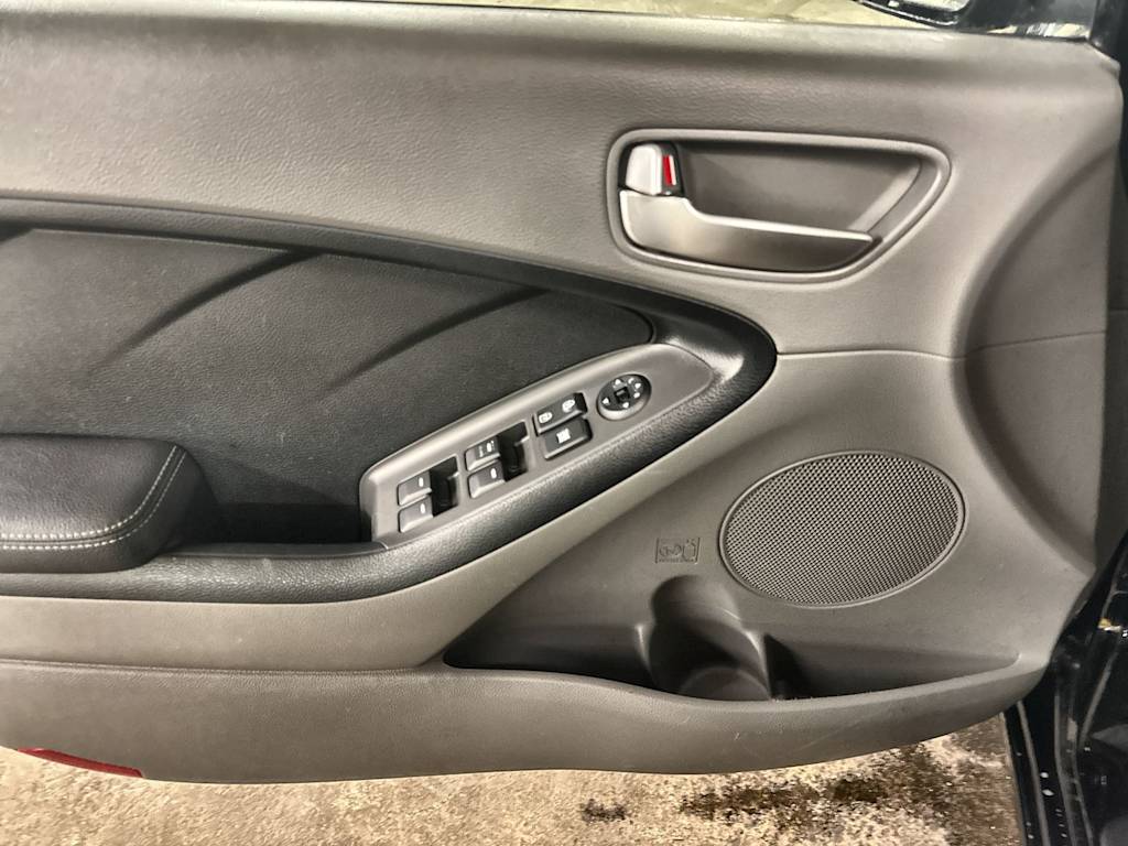 Thumbnail: 2017 Kia Forte - 27