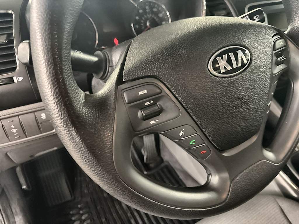 Thumbnail: 2017 Kia Forte - 30