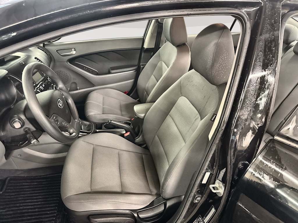 Thumbnail: 2017 Kia Forte - 9