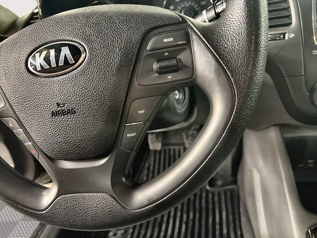 Thumbnail: 2017 Kia Forte - 31