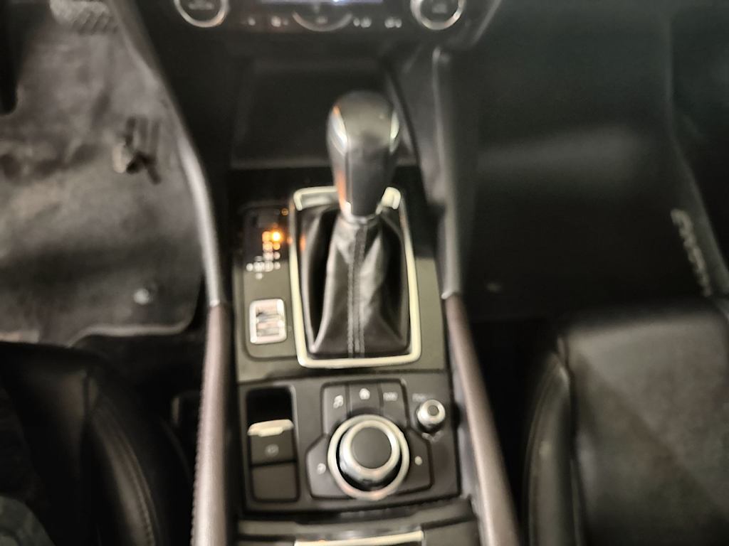 Thumbnail: 2018 Mazda Mazda3 - 13