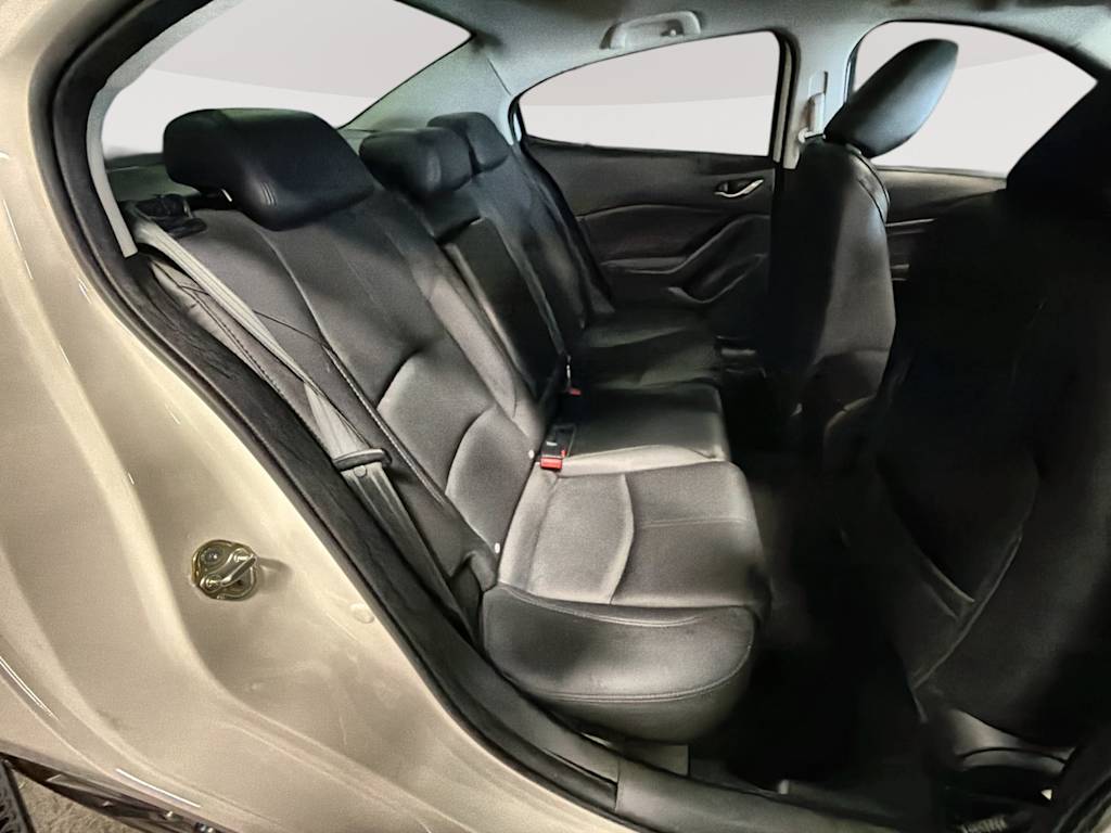 Thumbnail: 2018 Mazda Mazda3 - 29
