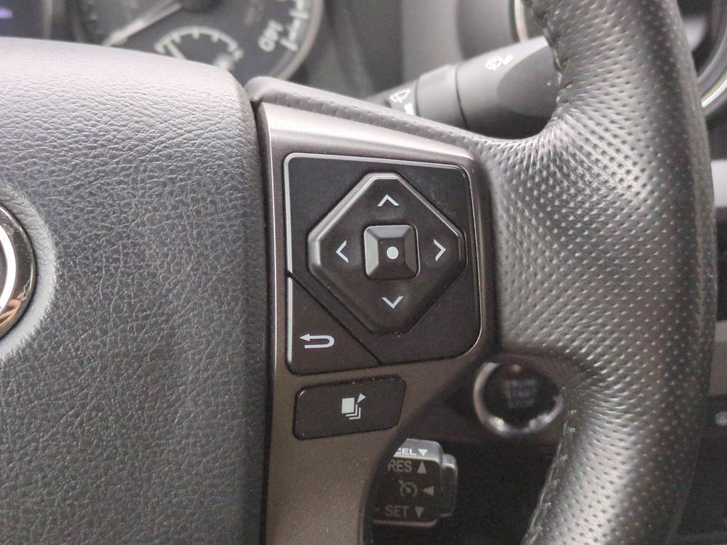 Thumbnail: 2017 Toyota Tacoma - 31