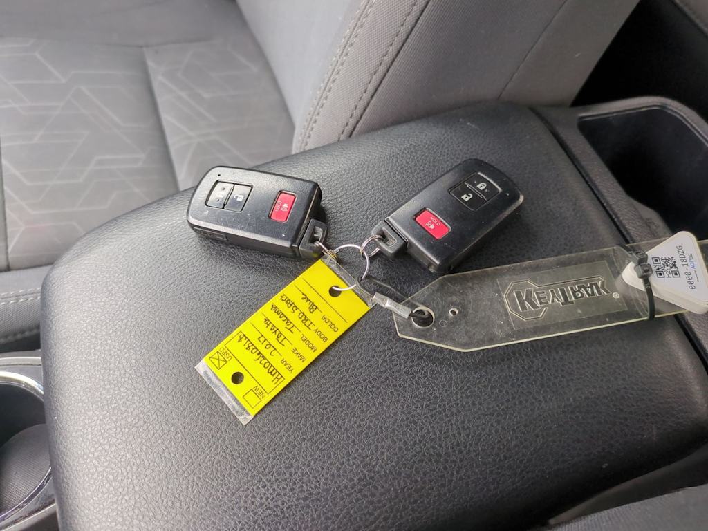 Thumbnail: 2017 Toyota Tacoma - 18