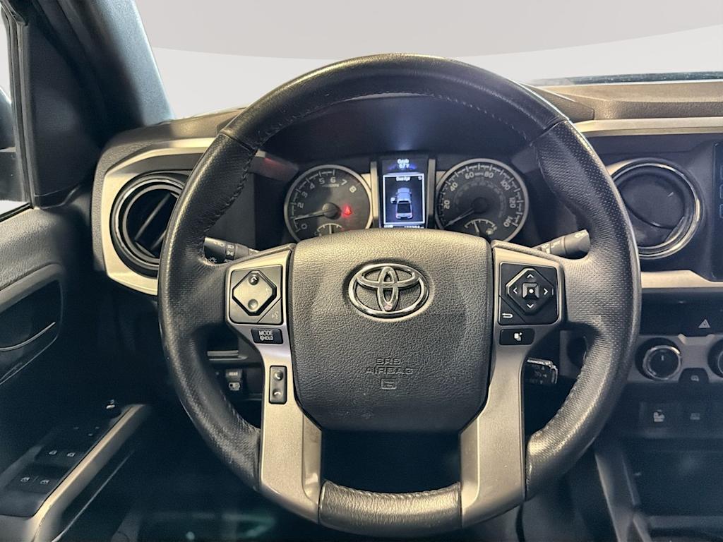 Thumbnail: 2017 Toyota Tacoma - 8