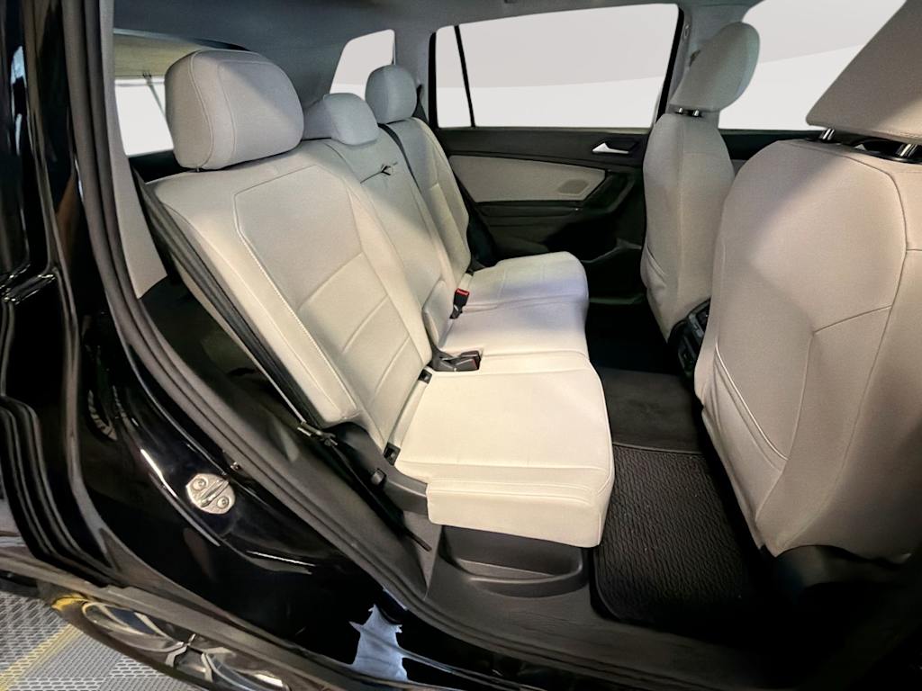 Thumbnail: 2020 Volkswagen Tiguan - 11
