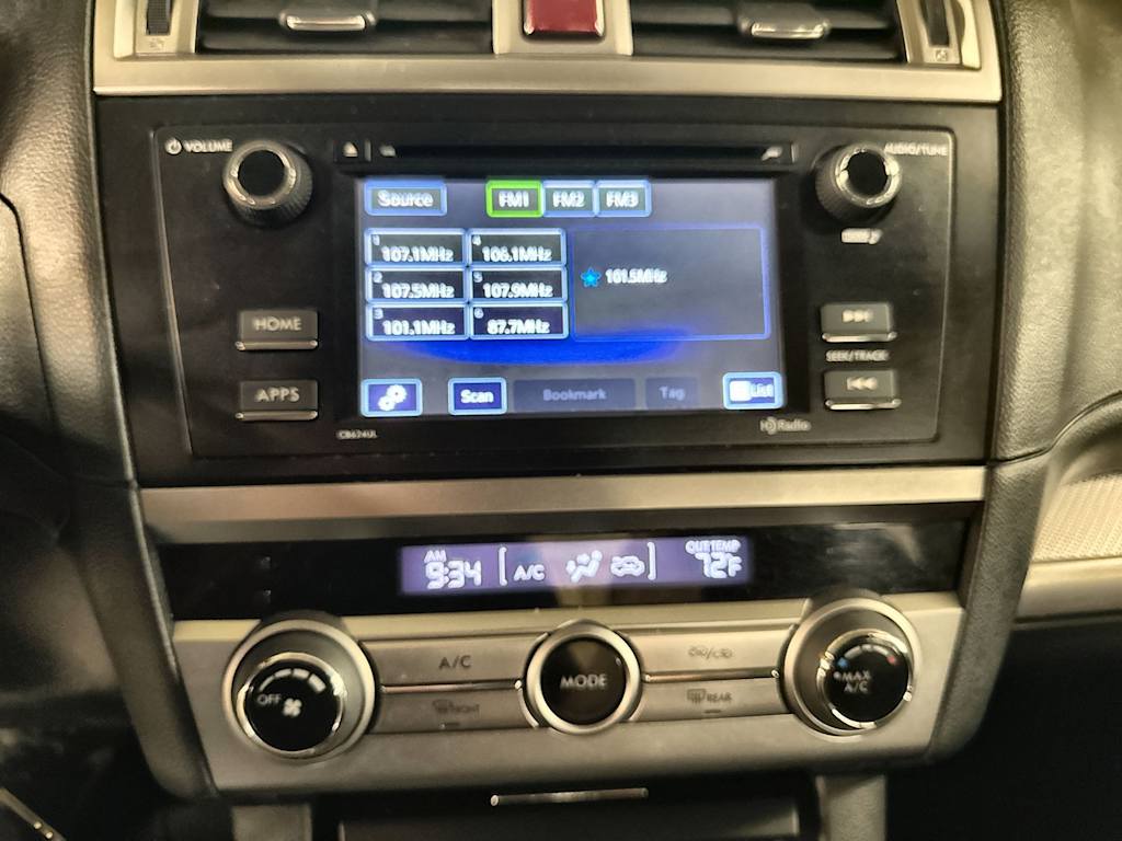 Thumbnail: 2015 Subaru Legacy - 32