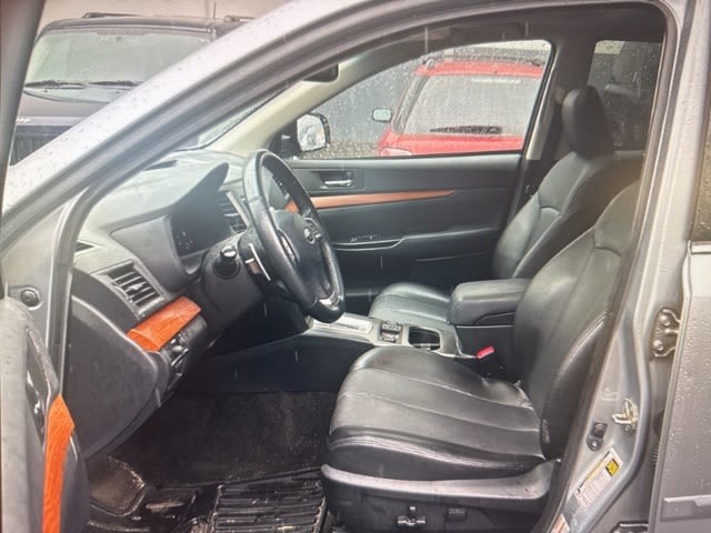 2013 Subaru Outback Limited 9