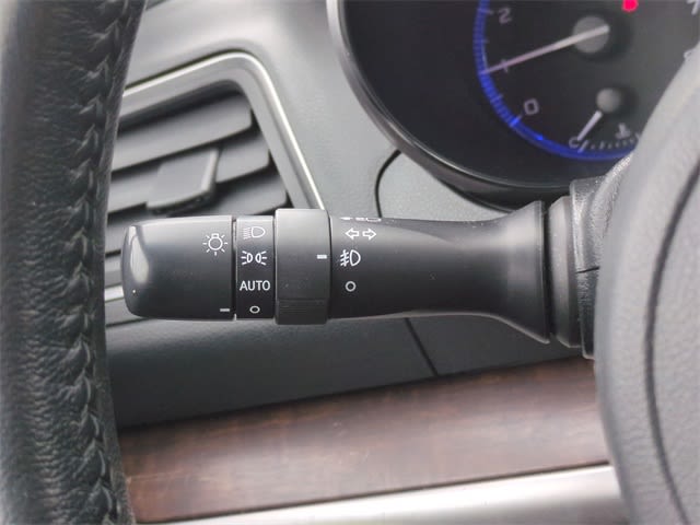 2015 Subaru Outback Limited 32