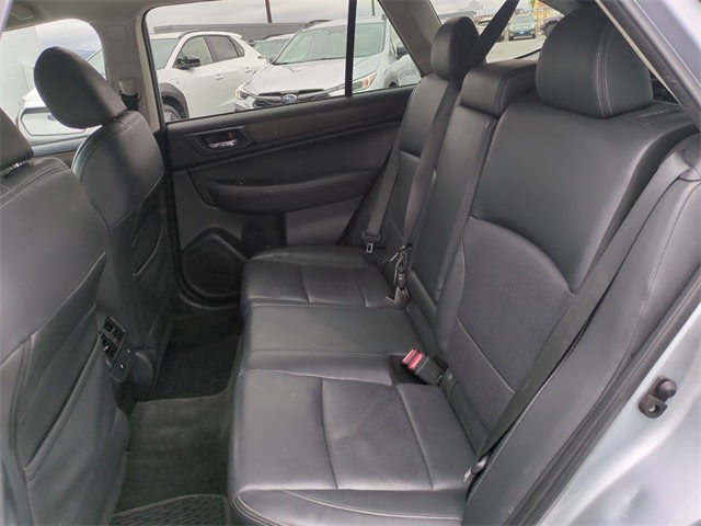 2015 Subaru Outback Limited 27
