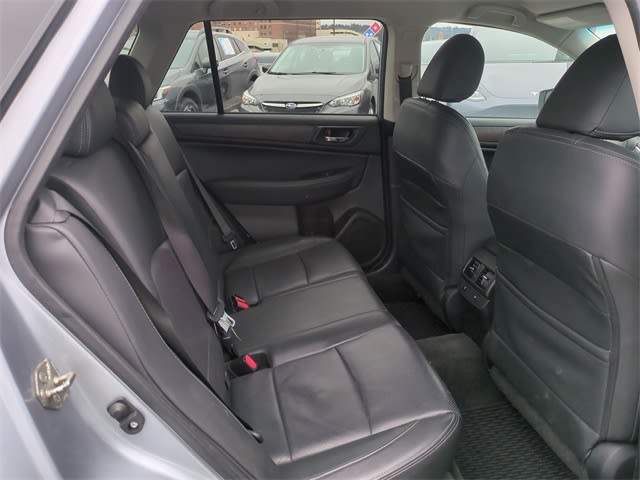 2015 Subaru Outback Limited 28