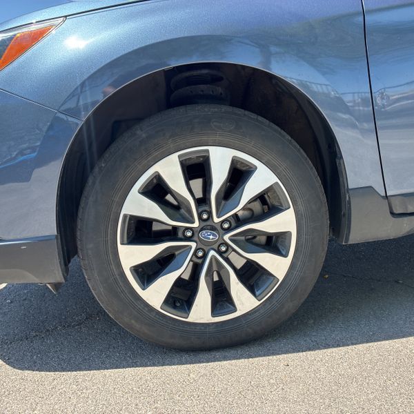 Thumbnail: 2017 Subaru Outback - 8