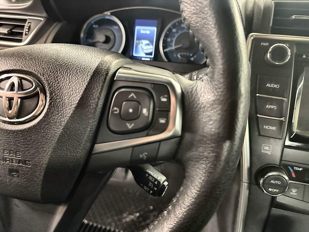 Thumbnail: 2017 Toyota Camry - 33