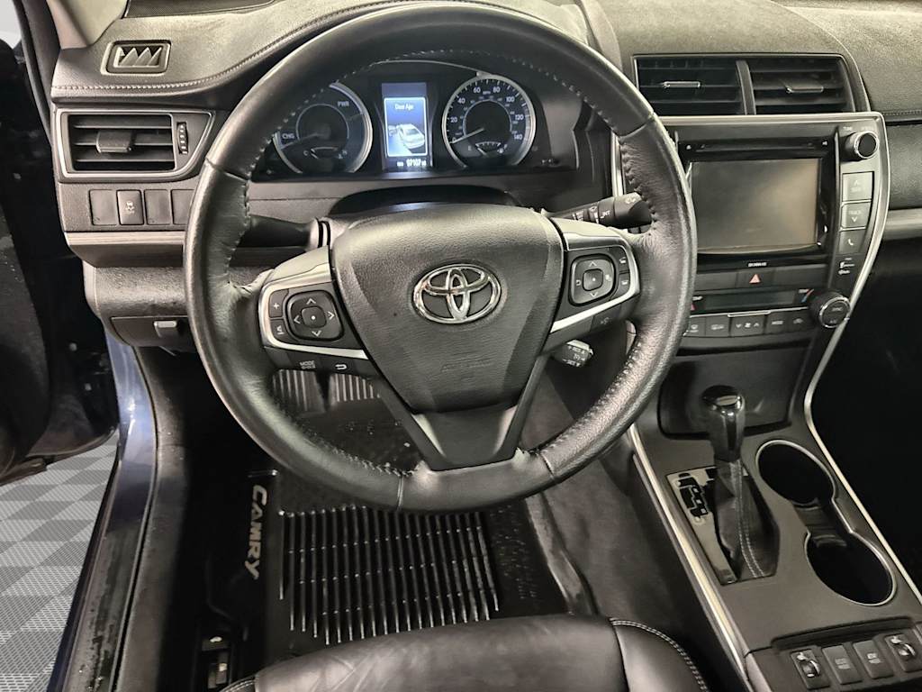 Thumbnail: 2017 Toyota Camry - 12