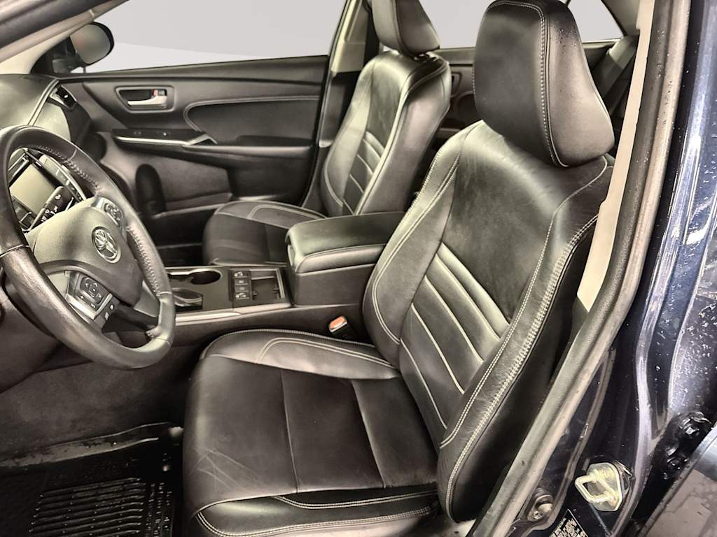 Thumbnail: 2017 Toyota Camry - 9