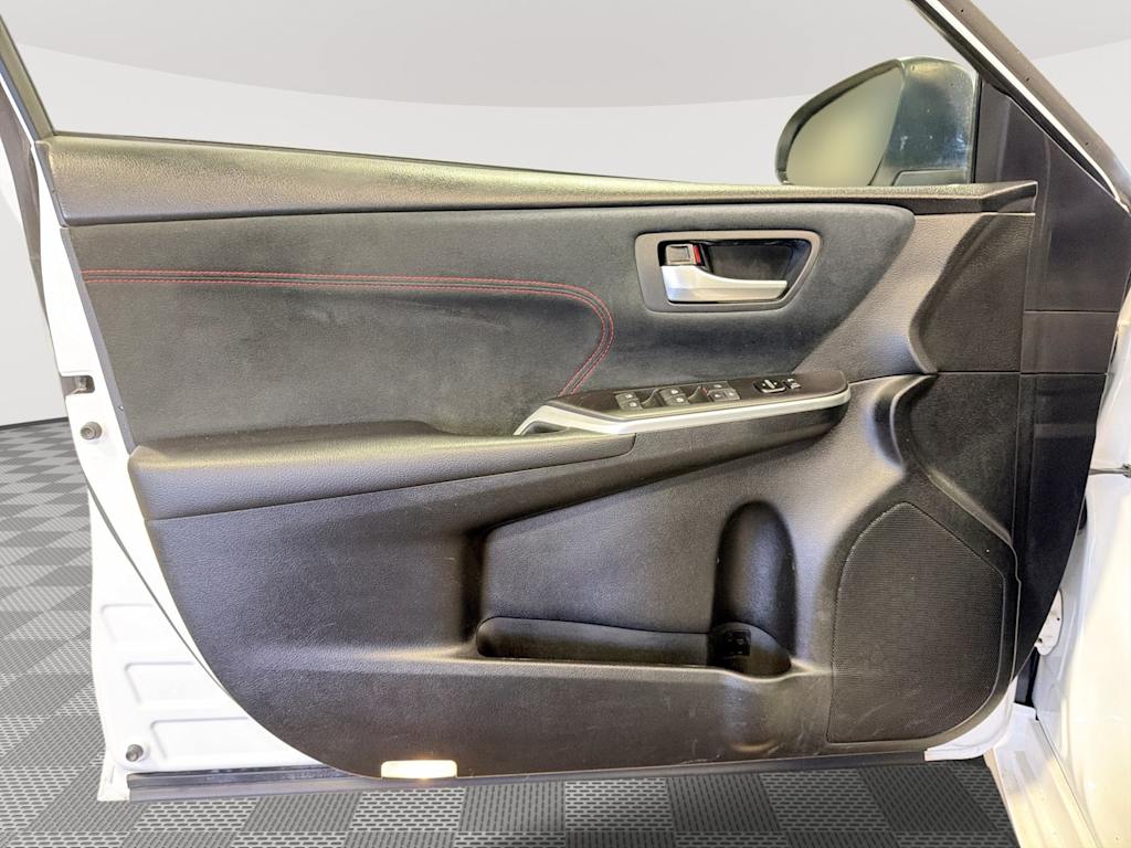 Thumbnail: 2017 Toyota Camry - 25
