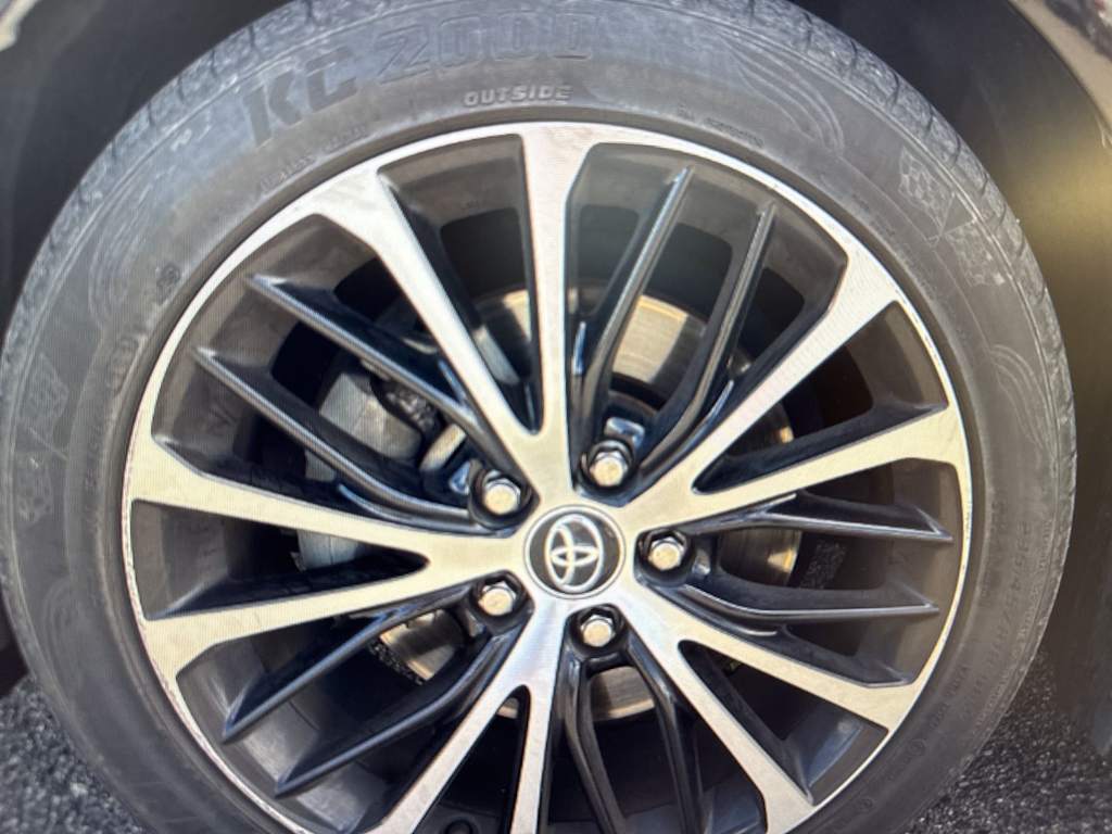 Thumbnail: 2020 Toyota Camry - 8